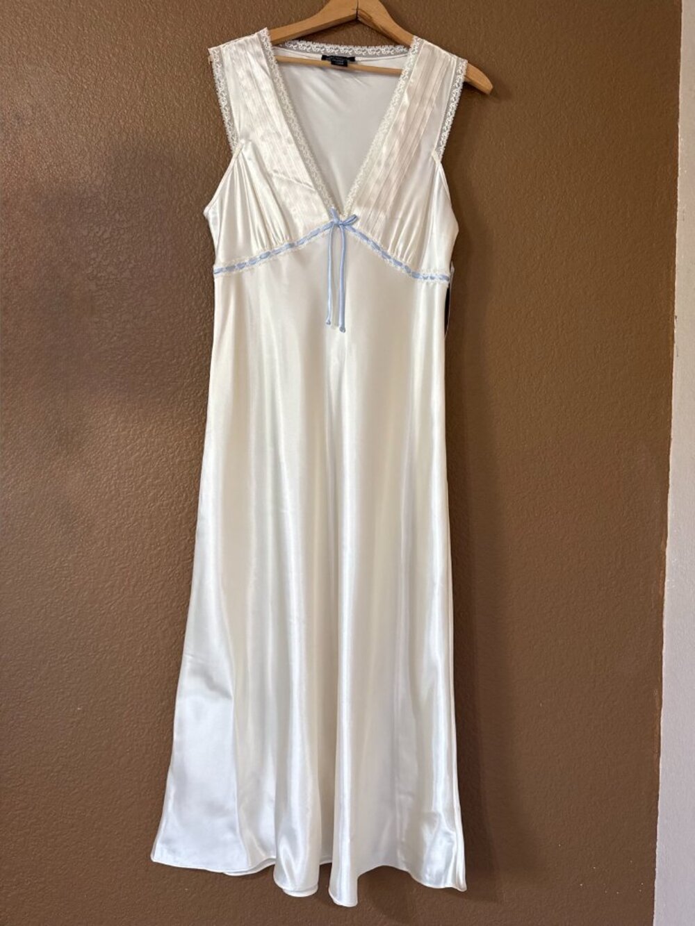Jones New York VTG NWT Butter Yellow Satin Nightgown Slip Dress Lace Bow Tie  L